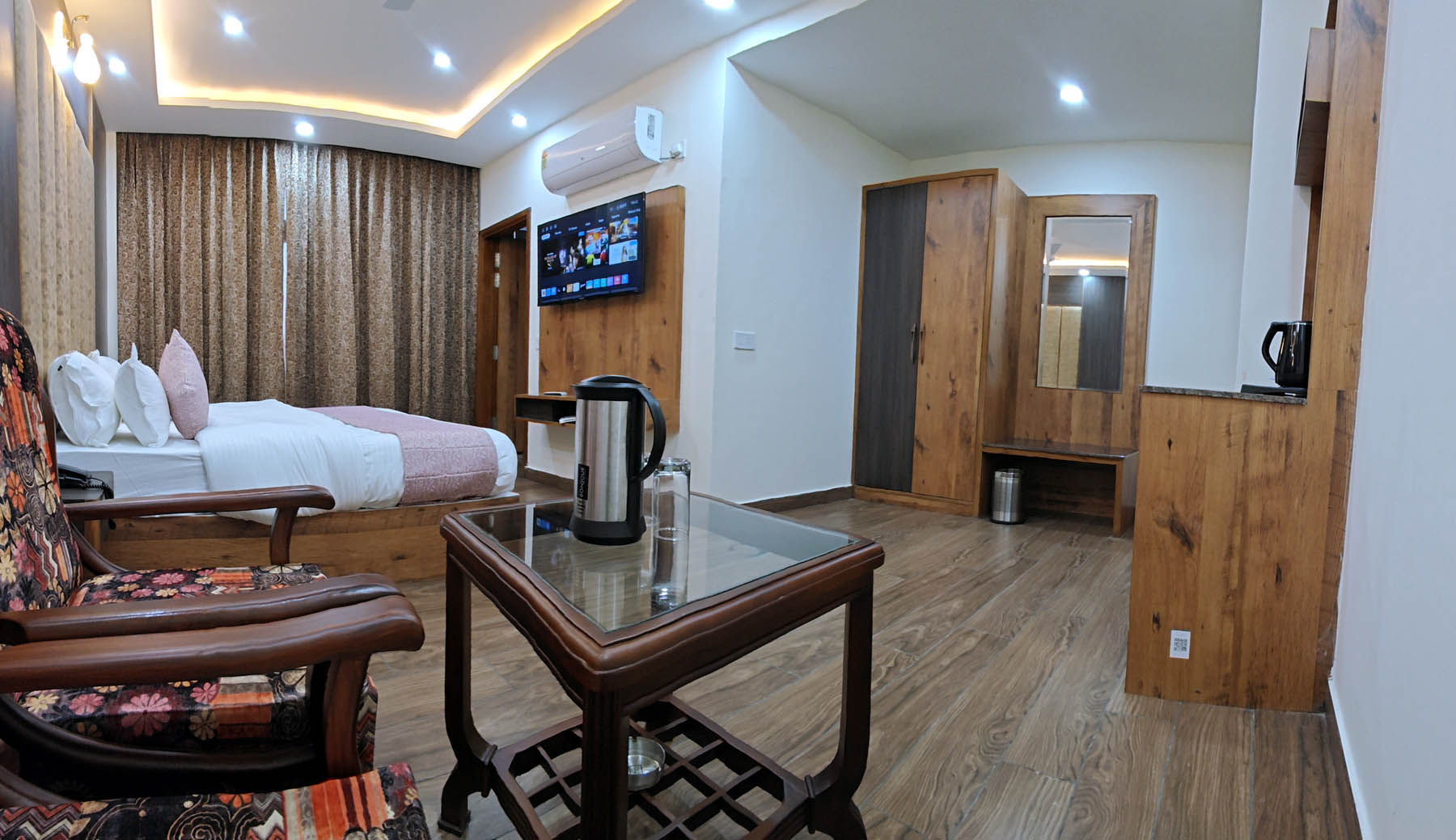Aaradhya Grand, Dharamshala