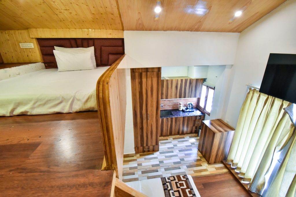 Snow White Regency, Manali