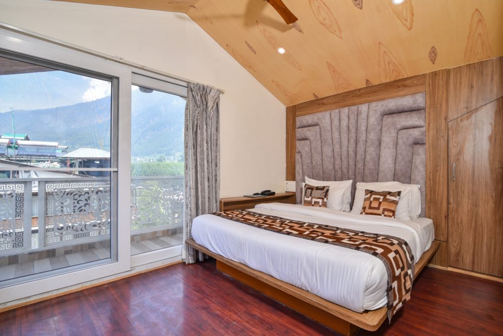 Snow White Regency, Manali