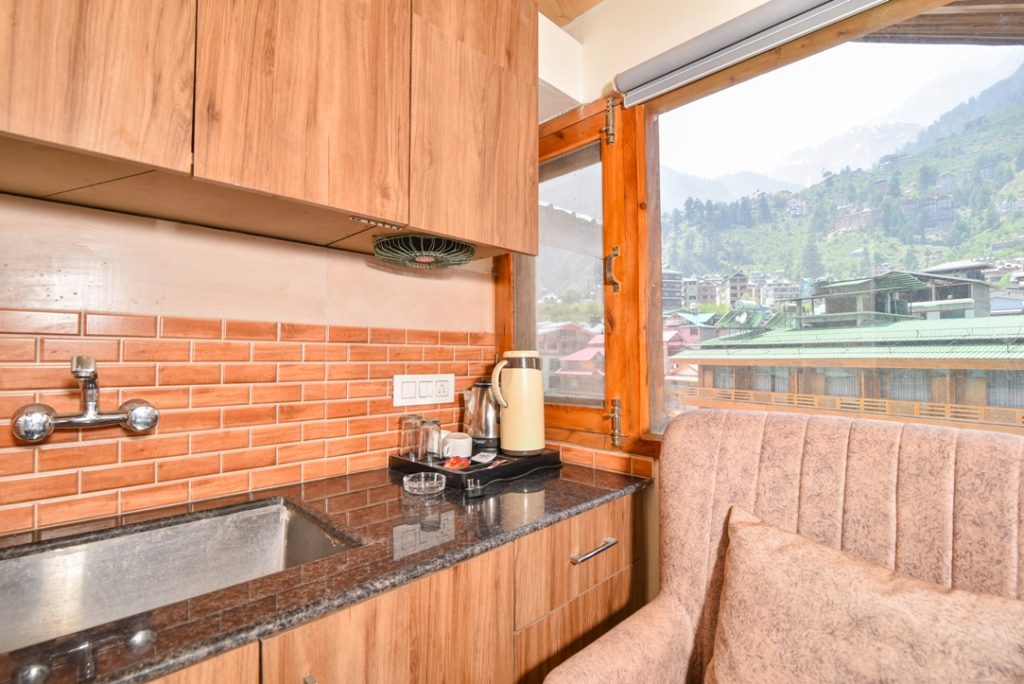 Snow White Regency, Manali