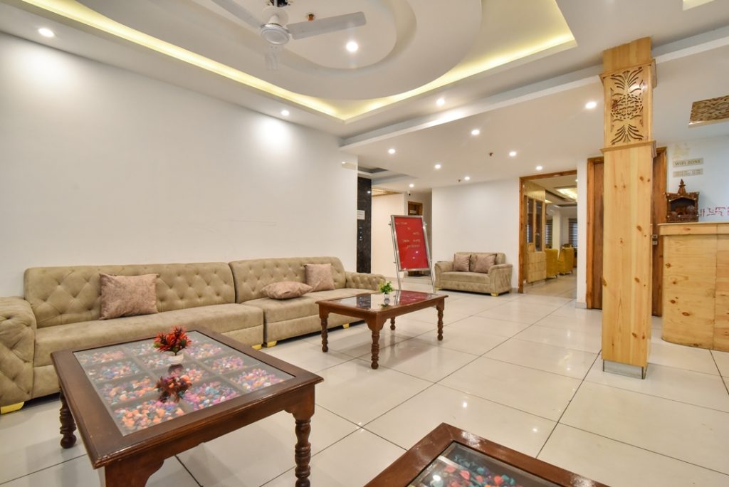 Snow White Regency, Manali