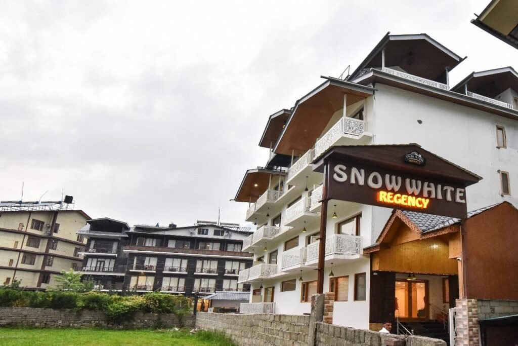 Hotel Snow White Regency Manali by V K Group